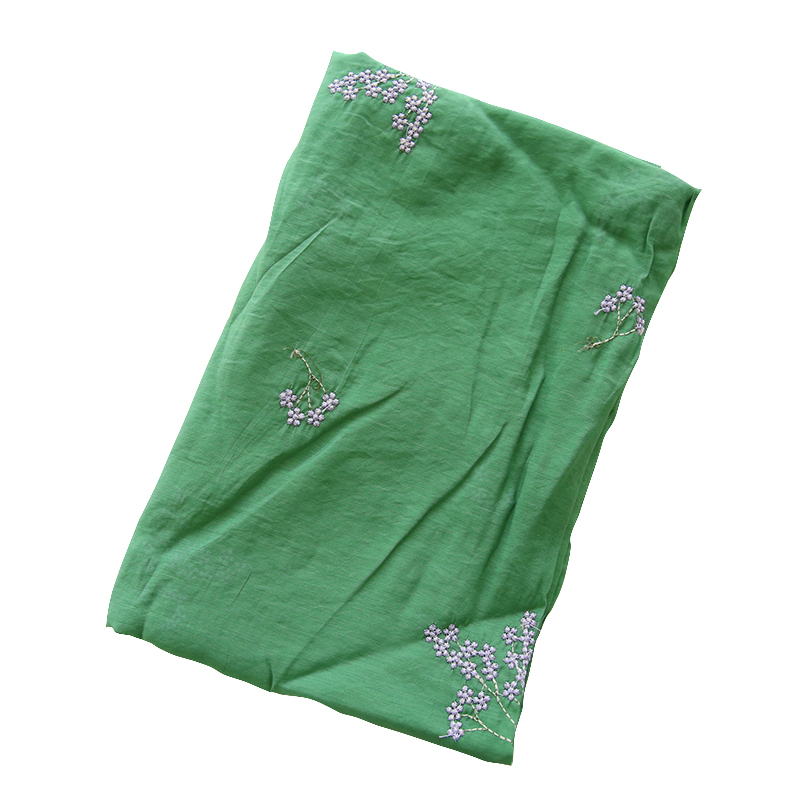 Embroidery Canvas - Sommerlicher dunkelgrüner Seidenstickstoff, Pflanzenkleid, Qipao, Hanfu-Stoff