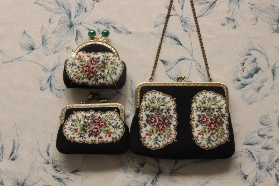 Verloren in Vinatge 1940s /70s – Embroidery Wallet Bewertung und Preis