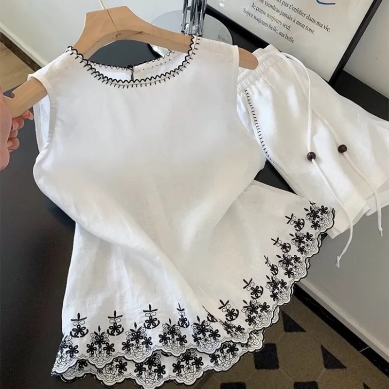 Einfacher alter Geldstil aus B – Embroidery Uniform Bewertung und Preis