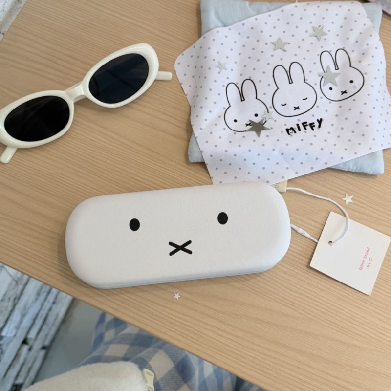 Cartoon Miffy Rabbit, süßes un – Embroidery Wallet Bewertung und Preis